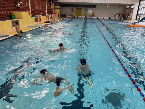 Chasse aux œufs à la piscine couverte intercommunale