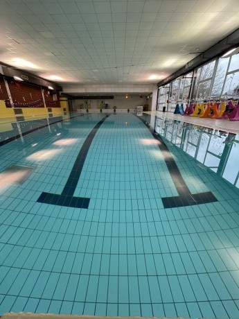 La piscine couverte étend ses plages d'ouverture