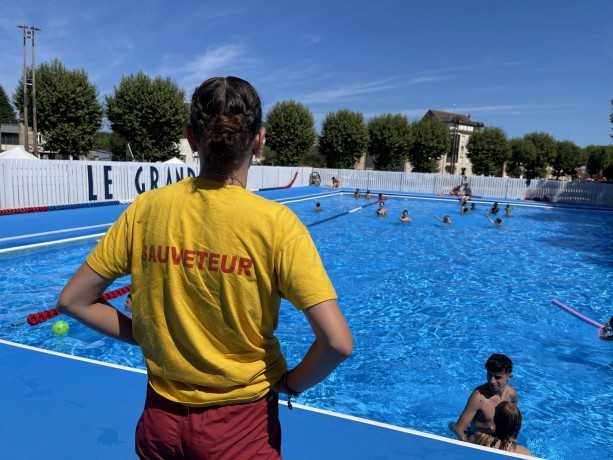 On recrute des maîtres-nageurs et surveillants aquatiques