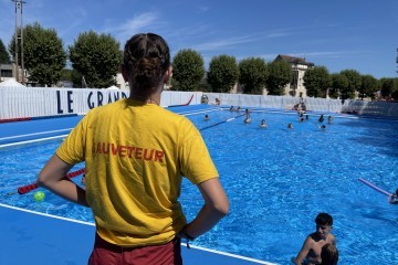 On recrute des maîtres-nageurs et surveillants aquatiques